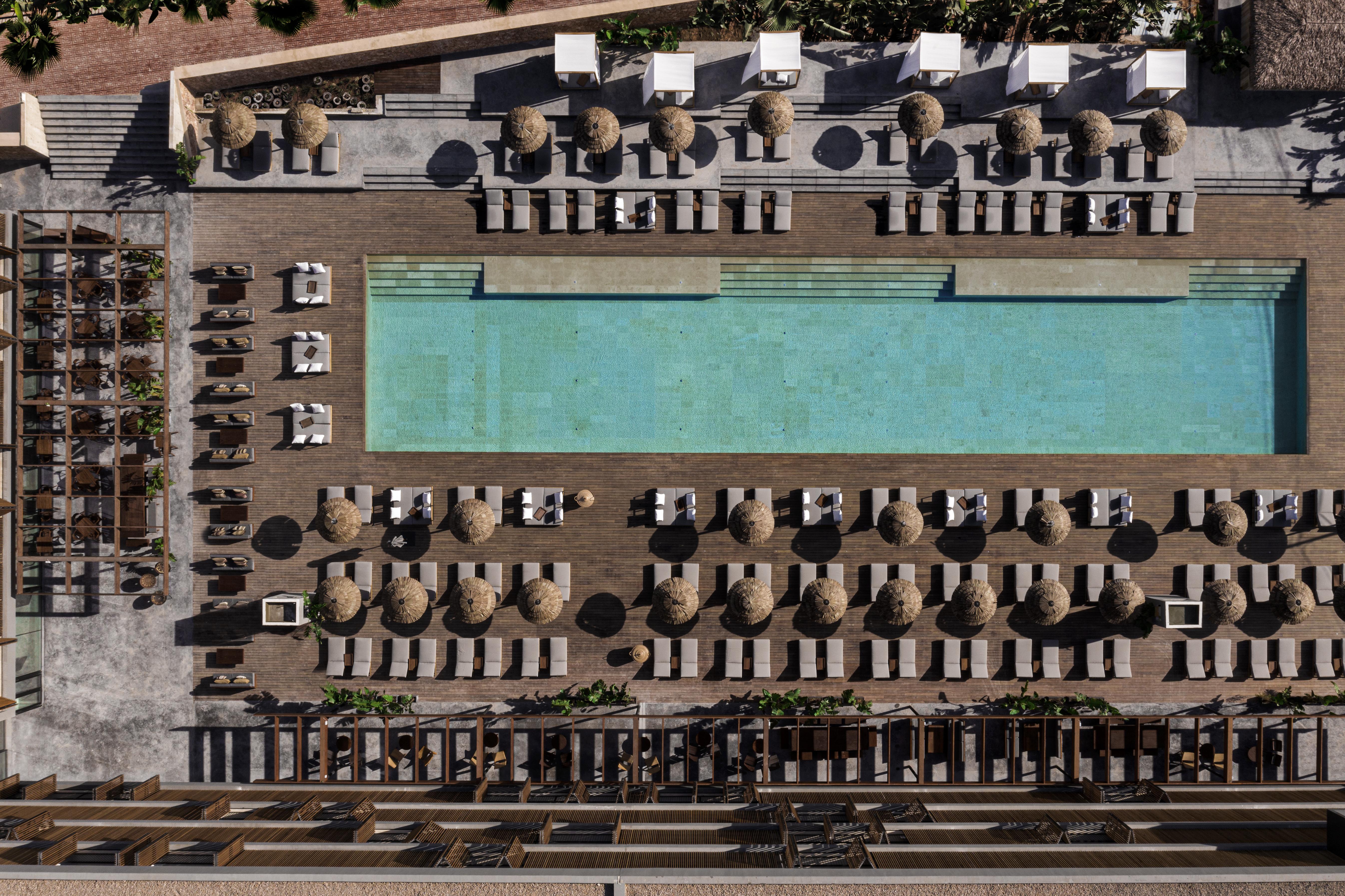 Oku Ibiza (Adults Only) Hotel San Antonio  Bagian luar foto The pool at the Beverly Hills Hotel